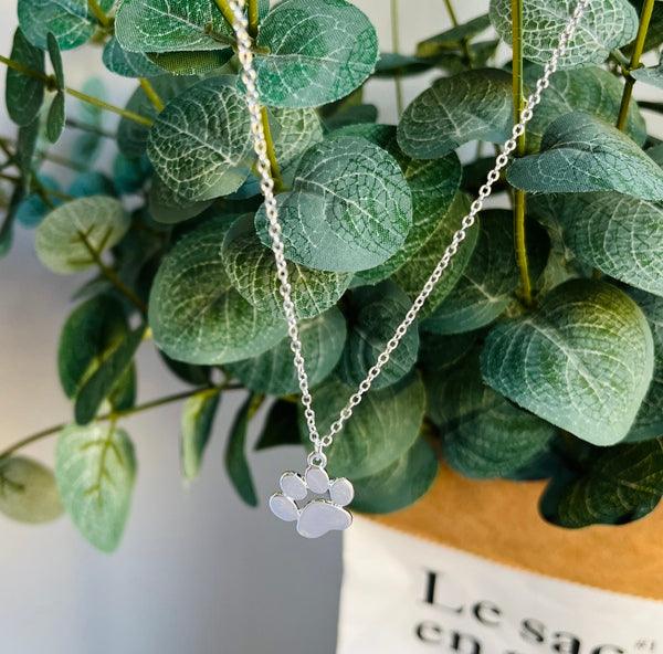 Selene | Paw-Shaped Pendant Necklace