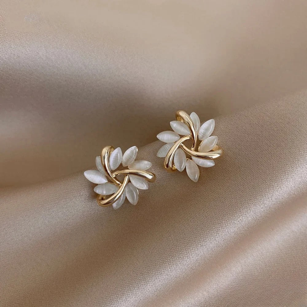 Isabella | Elegant Gold Earrings with Exquisite Opal Flower Motifs