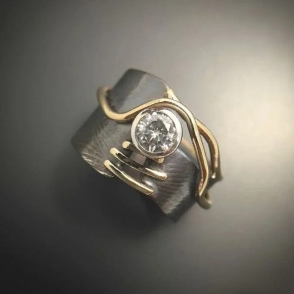 Elizabeth | Retro Dark Silver Zirconia Ring