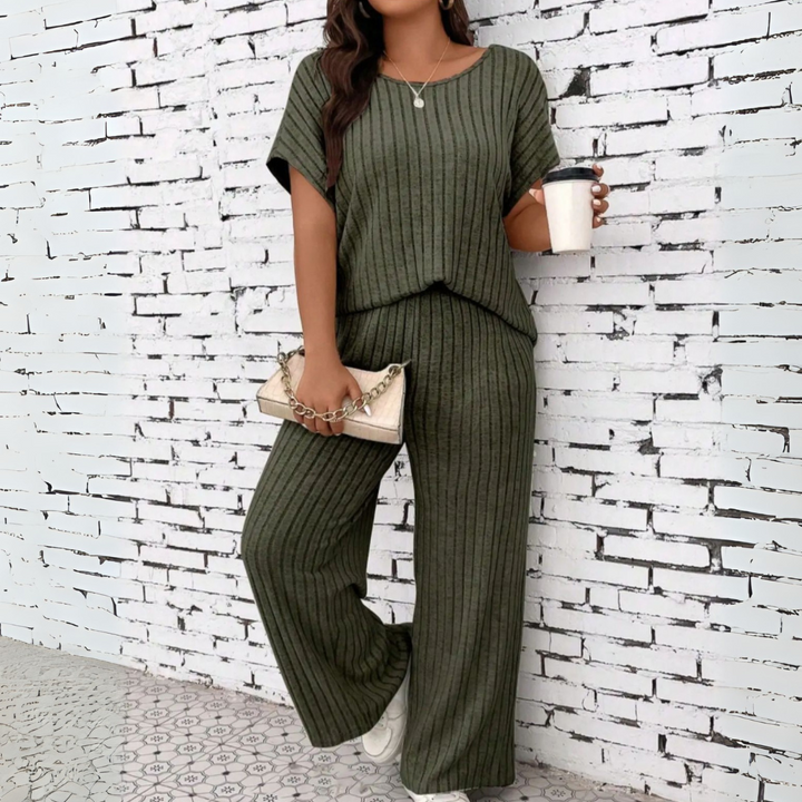 Wanda | Plus Size Short Sleeve