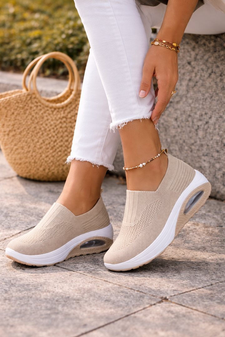 Indi | Slip-On Walking Shoes