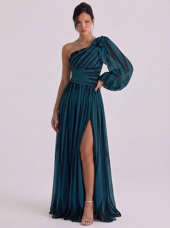 Odhrán | Chiffon Diagonal Stripe One-Shoulder Gown Balloon Sleeve High-Slit