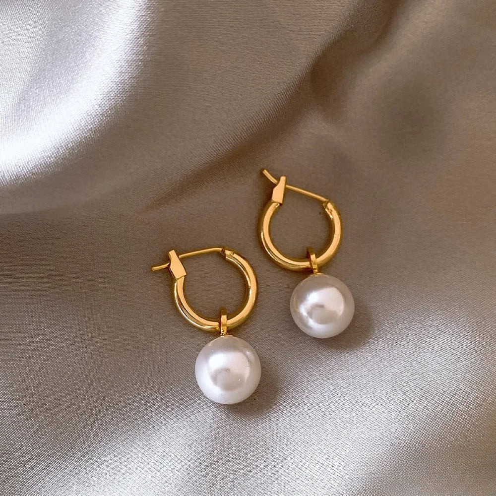 Daisy | Elegant Earrings with Golden Pearls