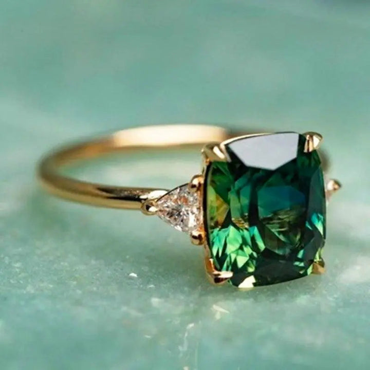 Cass | Elegant Emerald Ring