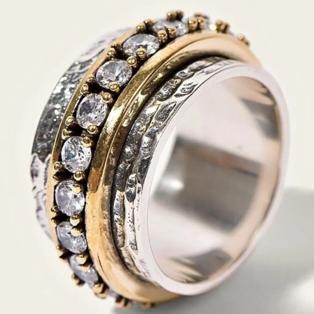 Lorraine | Retro Ring with Inlaid Stones